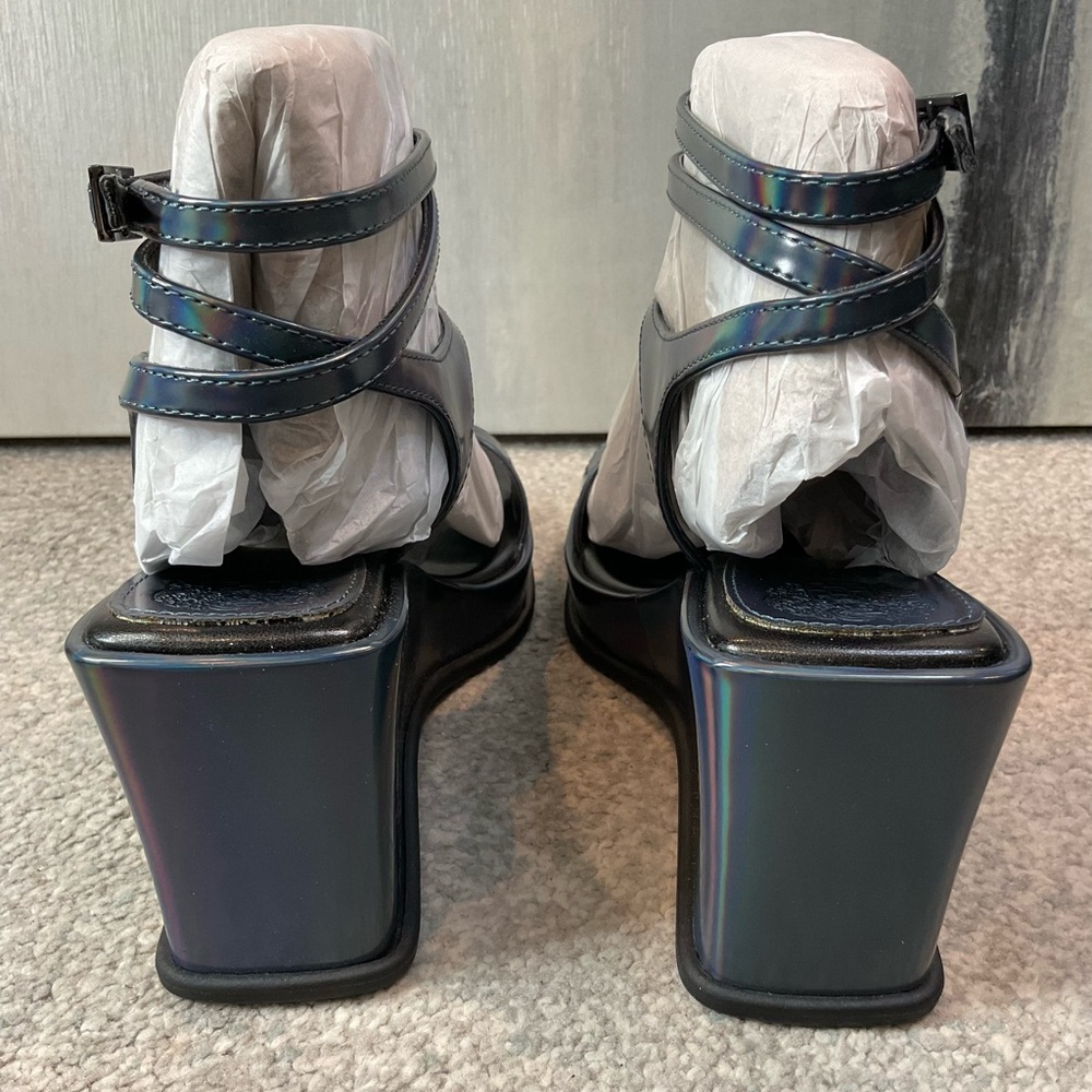 Vince Camuto Platform Wedge Sandal in Gunmetal Holographic ๐โจ - Size 7.5 (NIB) - Picture 6 of 16